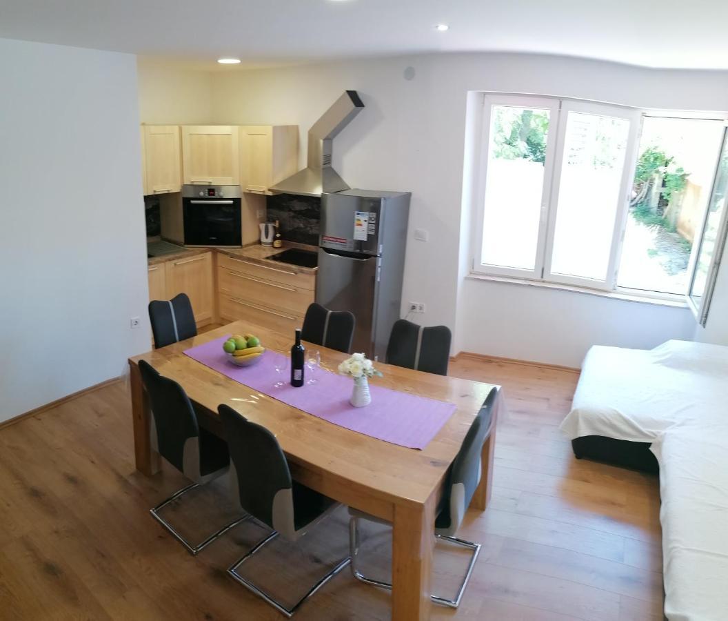 Apartment "B" 50 M From The Beach Zadar Eksteriør billede