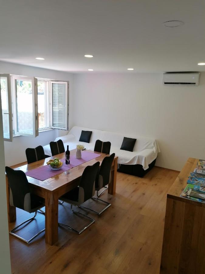 Apartment "B" 50 M From The Beach Zadar Eksteriør billede